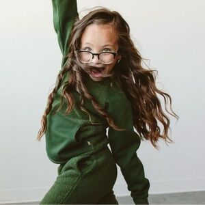 Goumi Sherpa Kids Sweatsuit in Spruce